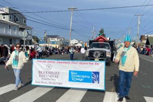 Shipbottom TEAL Float Christmas Parade 2021 10